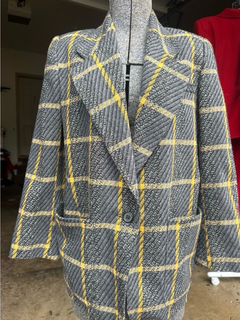 bagatelle Gray and Yellow Windowpane Plaid Blazer